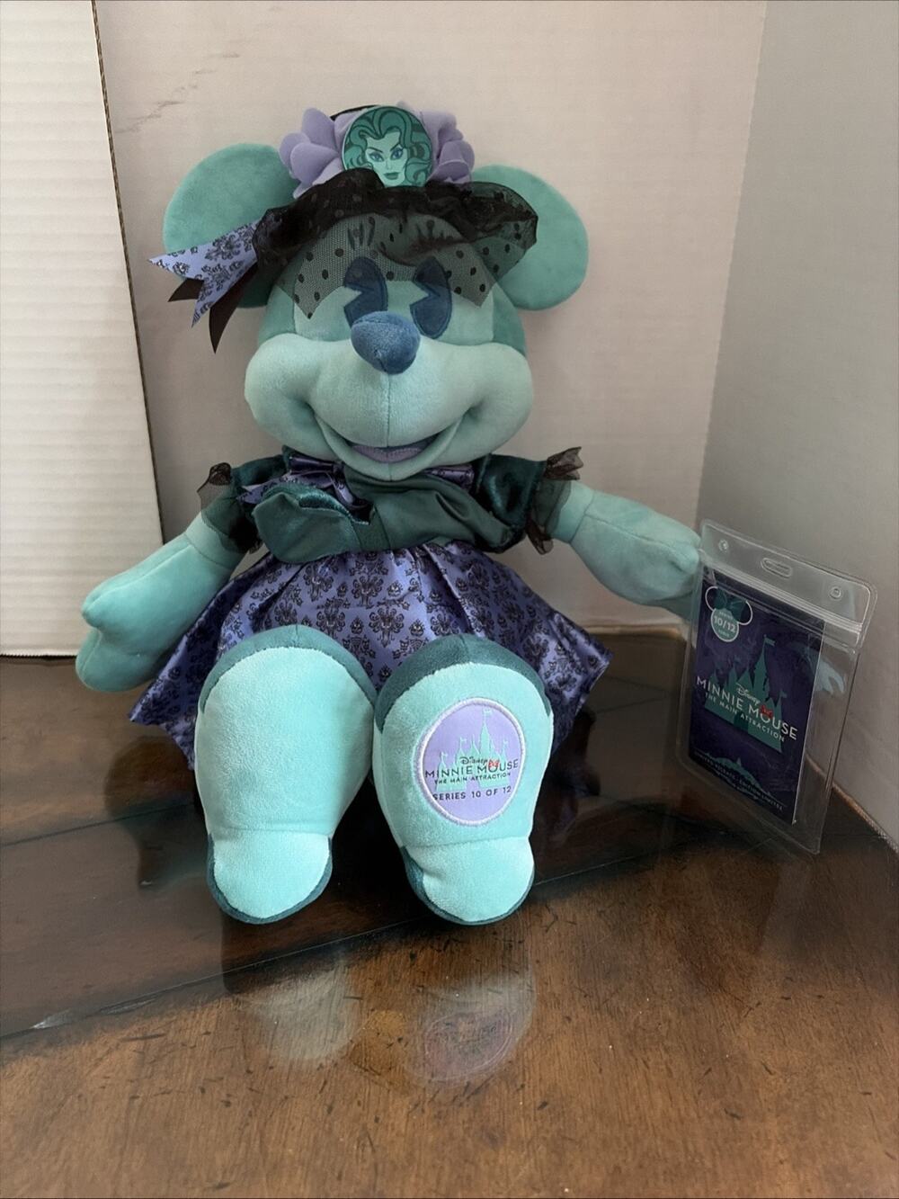 Minnie Mouse Main Attraction Haunted Mansion Plush 10/12 2020 w/ Tags